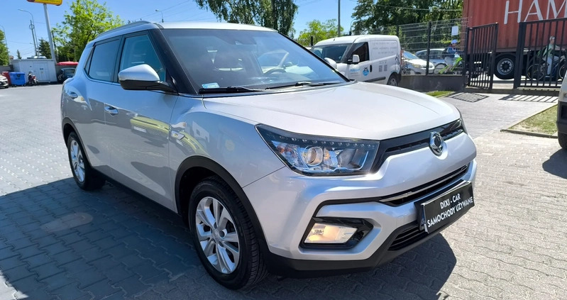 SsangYong Tivoli cena 61900 przebieg: 54000, rok produkcji 2019 z Strzegom małe 301